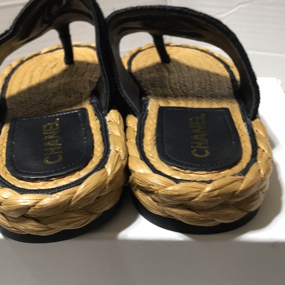Chanel straw thong sandals. Made in Italy. EUC - Picture 4 of 12